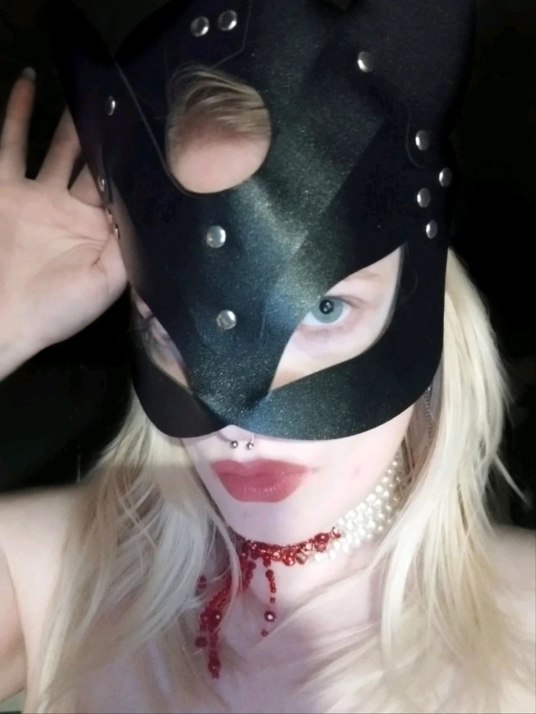 GIF uploaded by 𝔖𝔬𝔭𝔥𝔦𝔞