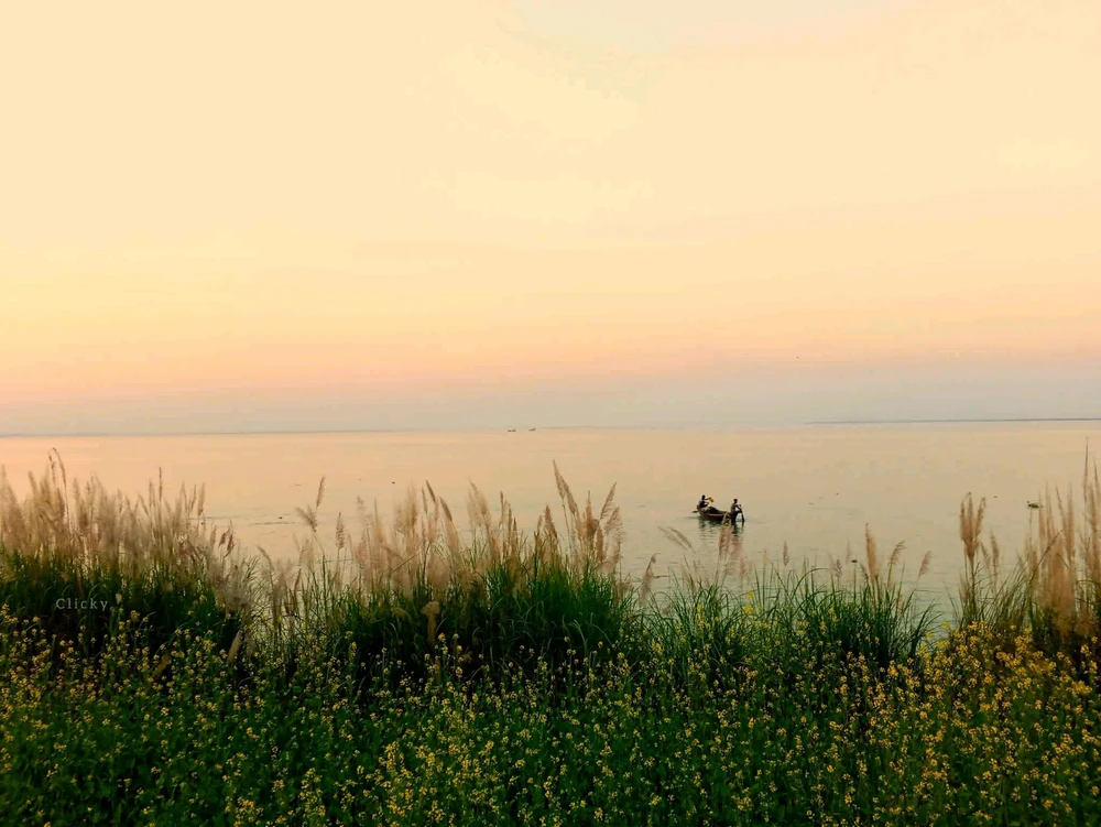 GIF uploaded by Belle