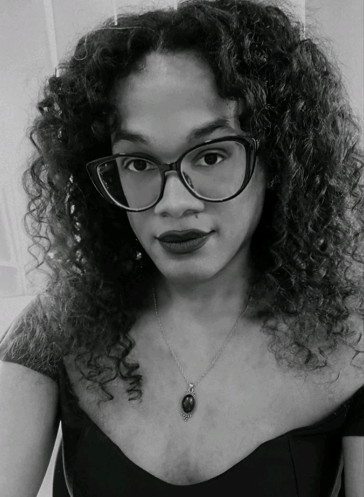 GIF tso los ntawm Patrícia Helena