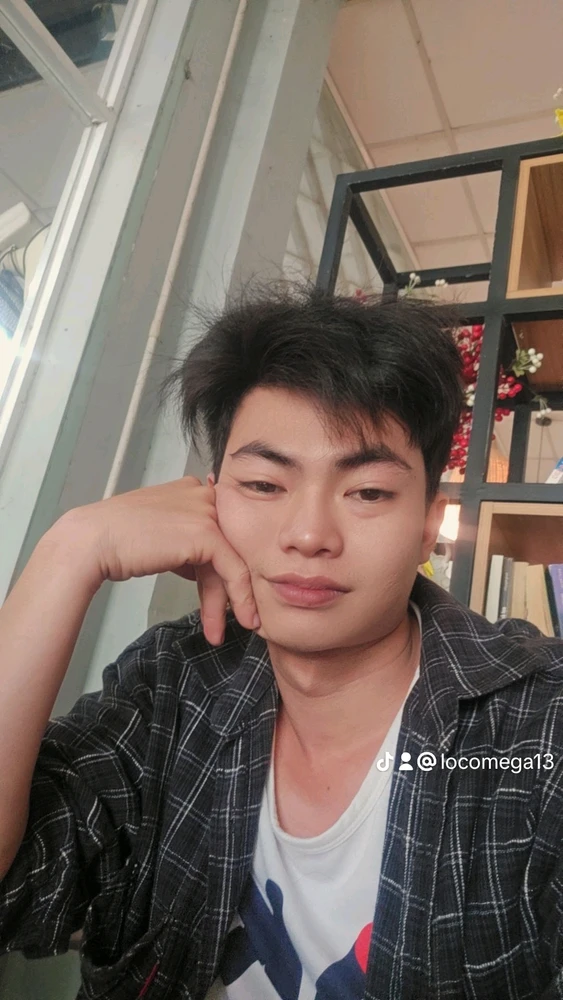 GIF được Hoàng tải lên