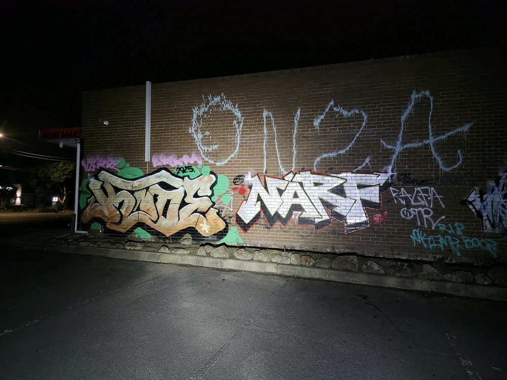 Pieces, tags, fire extinguisher