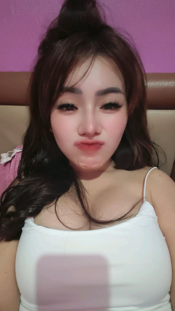 GIF uploaded by Imaaa