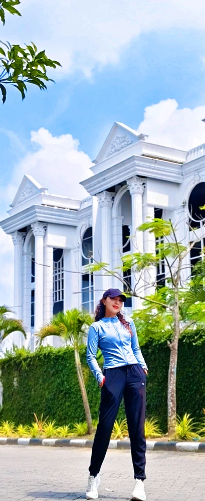 GIF uploaded by Va
