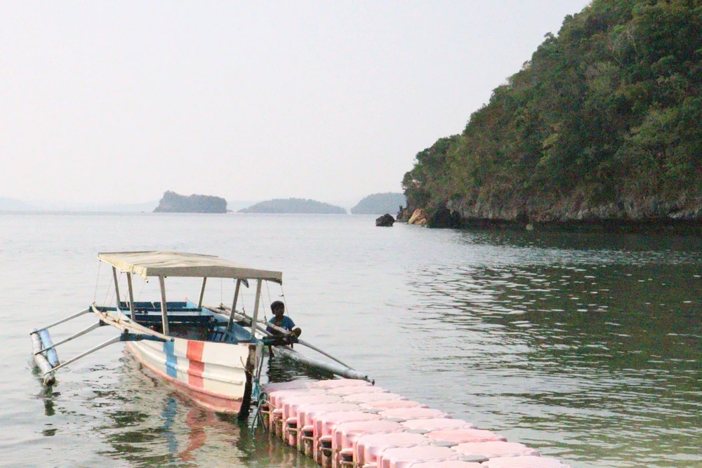 GIF uploaded by Ly