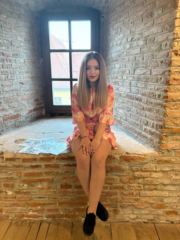 GIF uploaded by Theodora