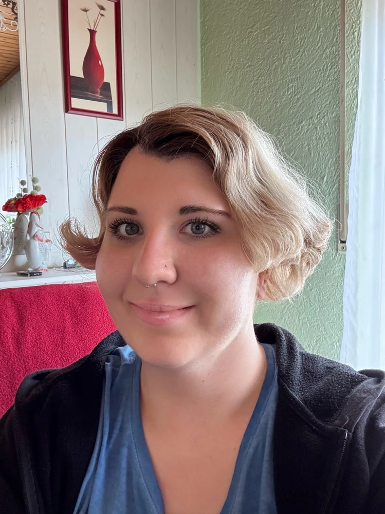 GIF uploaded by Jasmin