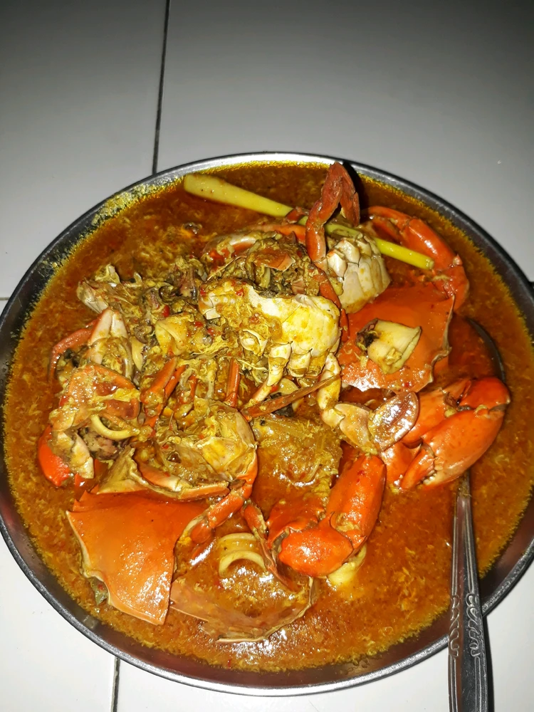 GIF uploaded by Dewi