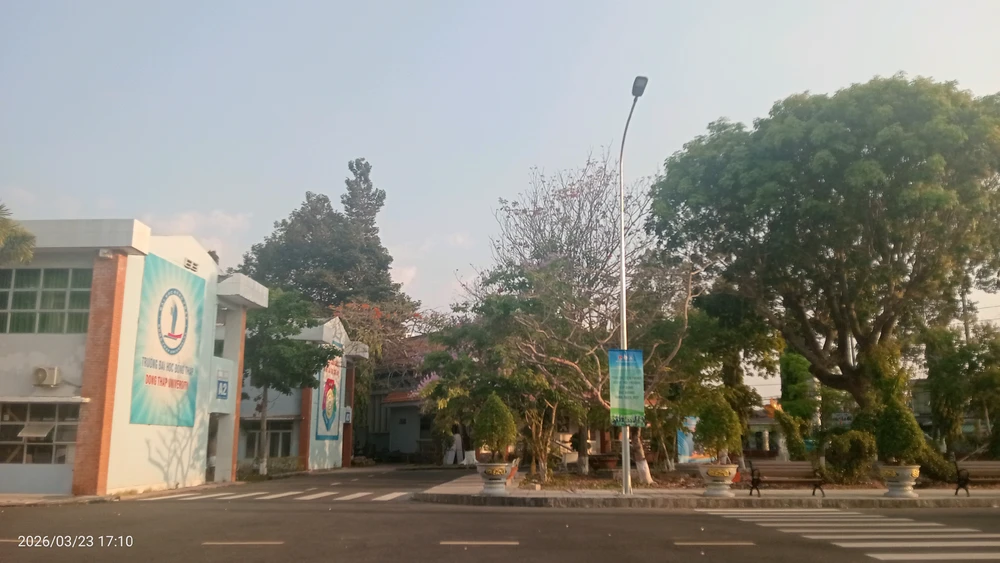 GIF uploaded by Ngân Nguyễn