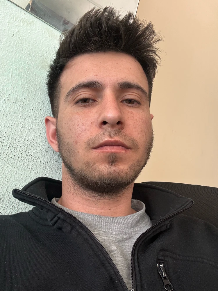 GIF uploaded by Aykut