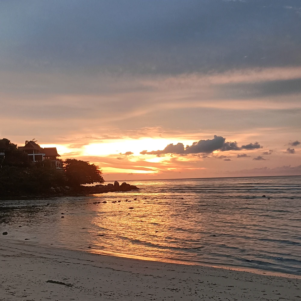 GIF uploaded by Hasana