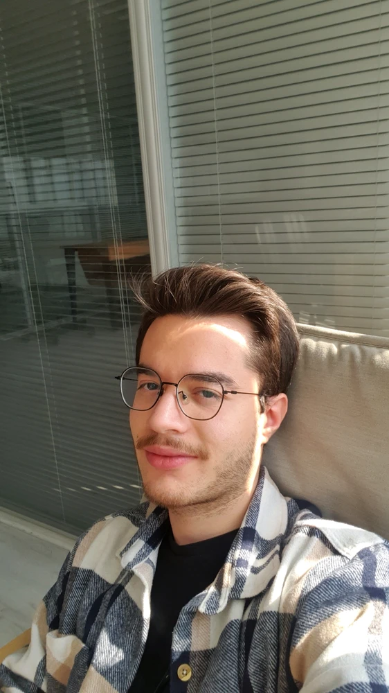 GIF uploaded by Emir