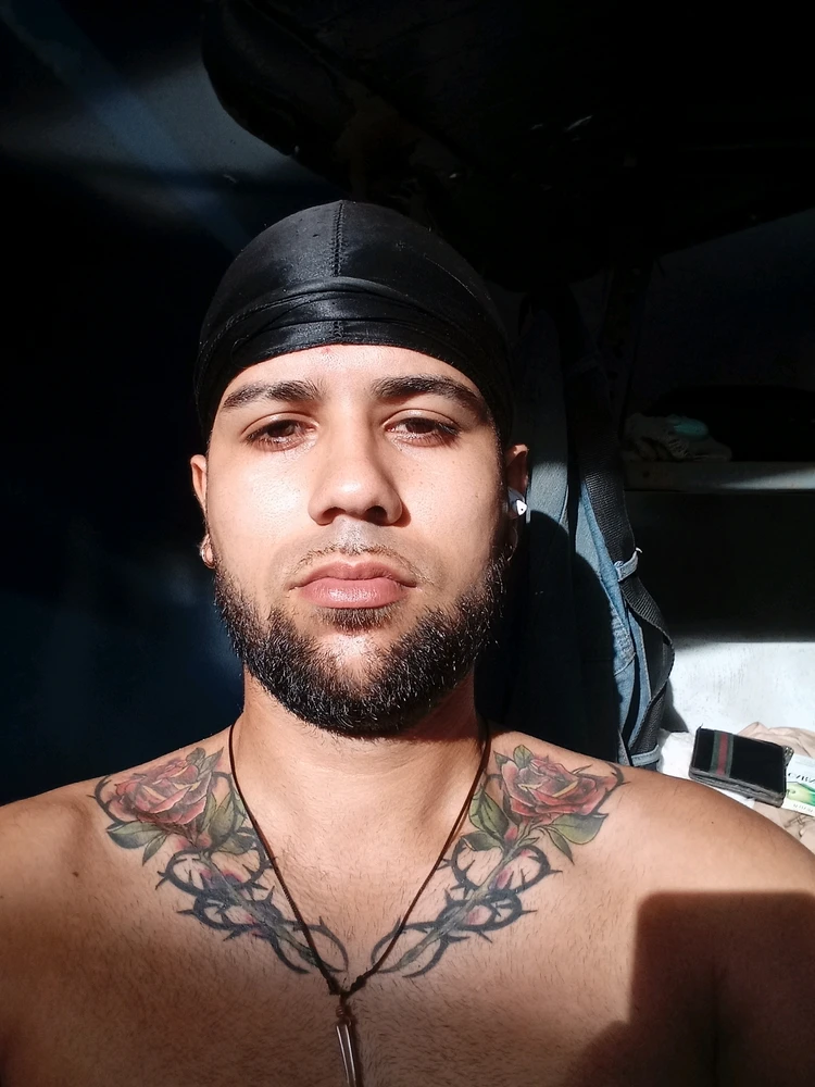GIF tso los ntawm Marco Alejandro