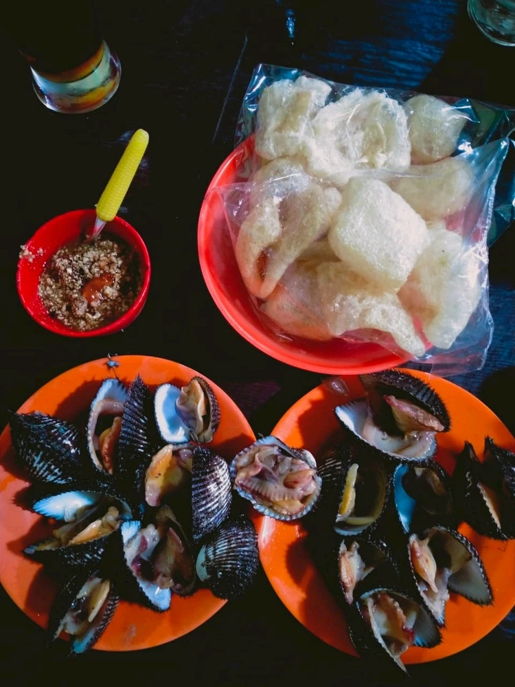 GIF uploaded by Va