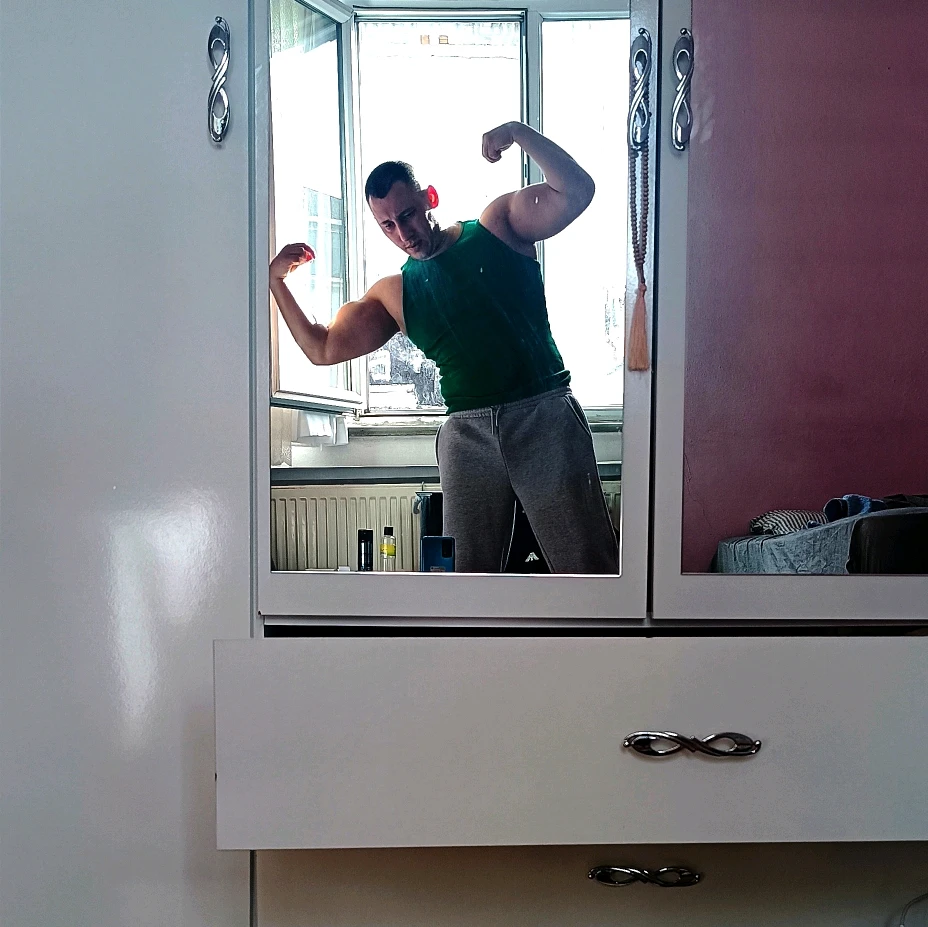 GIF uploaded by Emre