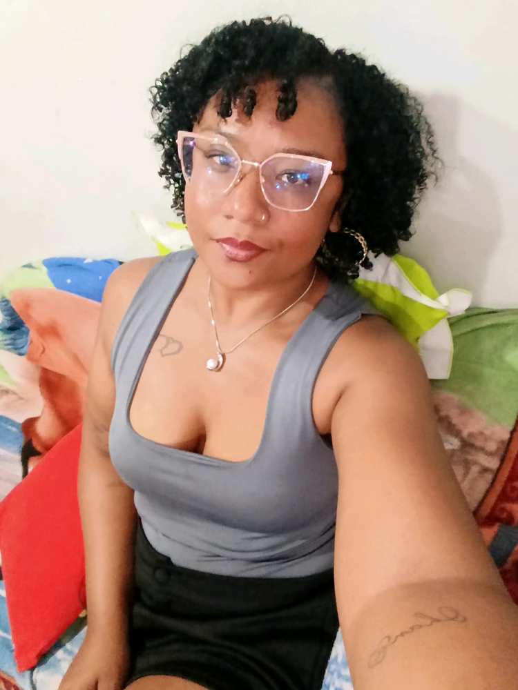GIF uploaded by Aline