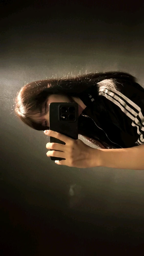 GIF uploaded by Leona
