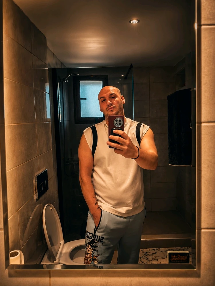 GIF uploaded by Savvas