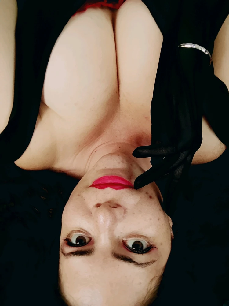 GIF uploaded by Ale moon