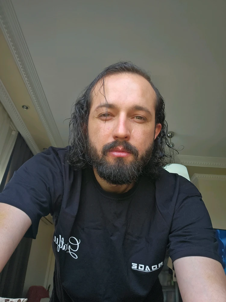 GIF uploaded by Gönenç