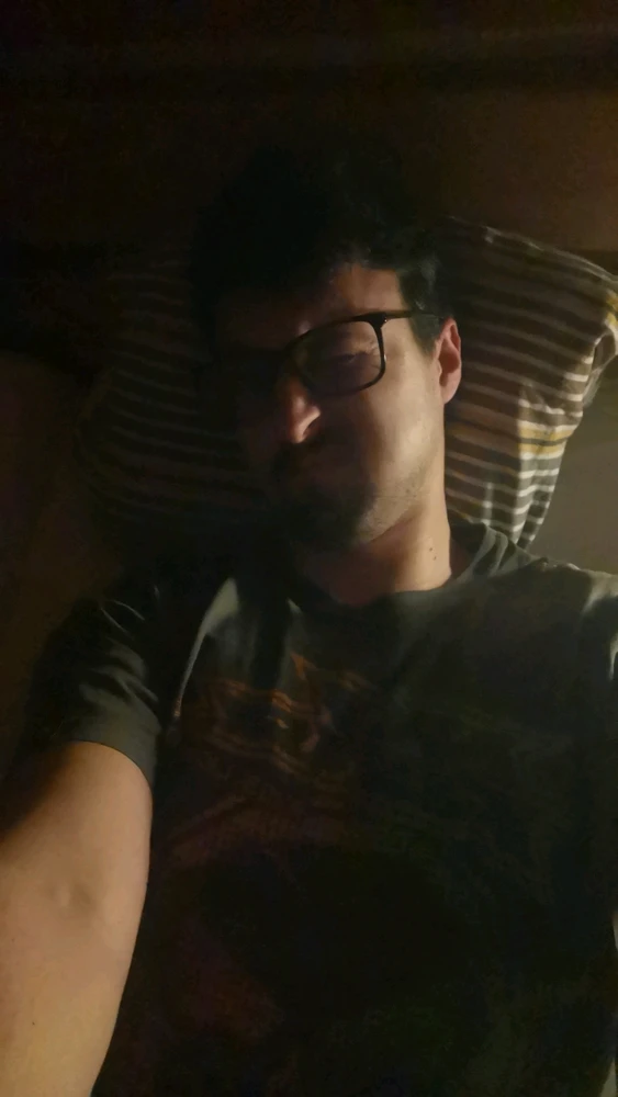 GIF tso los ntawm Žan