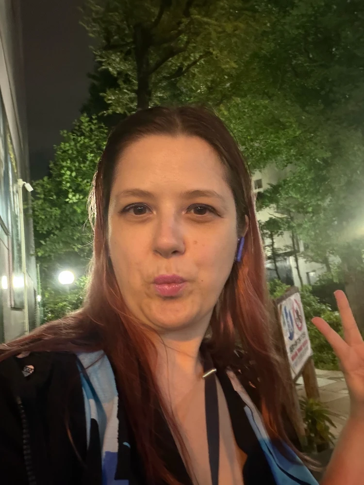 GIF uploaded by Roxy