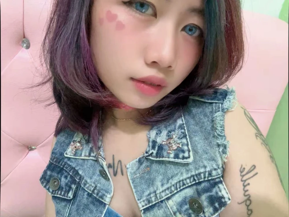 GIF uploaded by VAMPIRE WITCH
