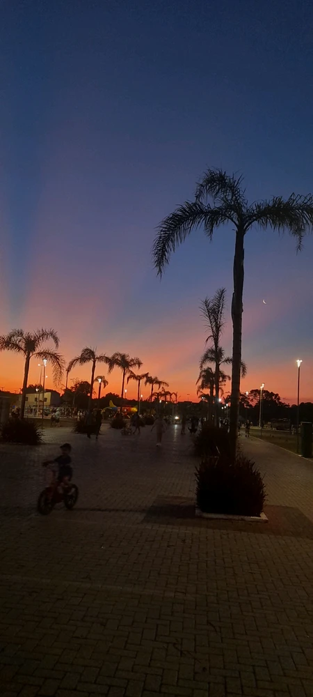 GIF uploaded by Eduarda