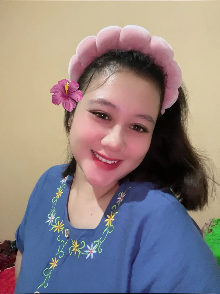 GIF uploaded by rosalia