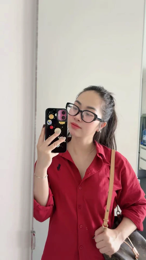 GIF uploaded by Hana