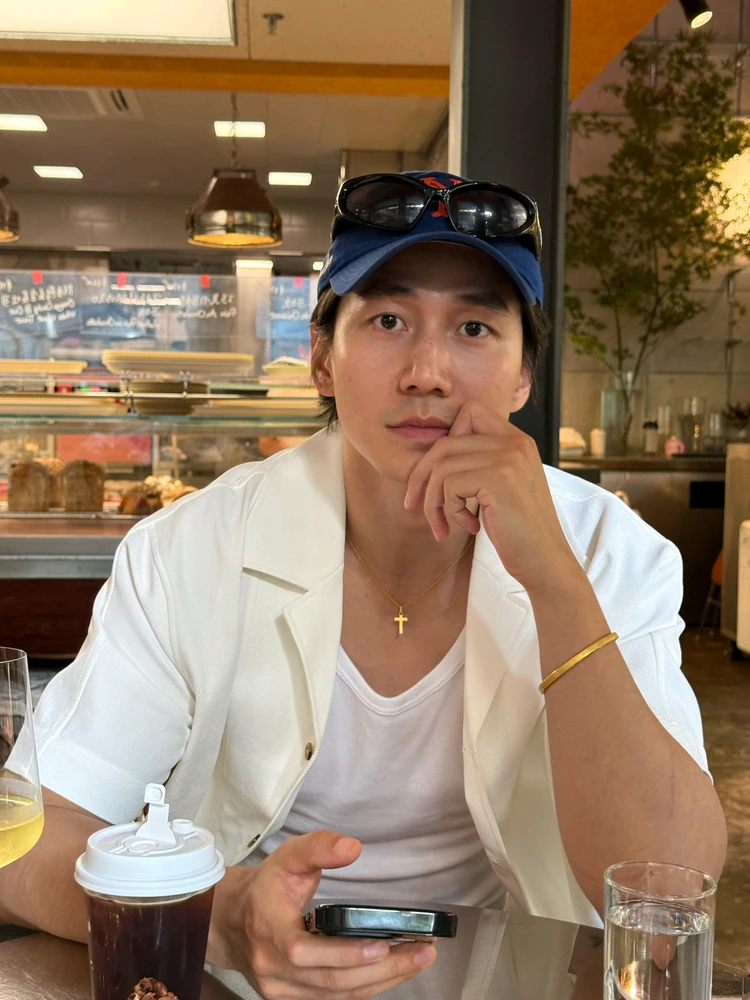 GIF uploaded by Wang Zhi Yu
