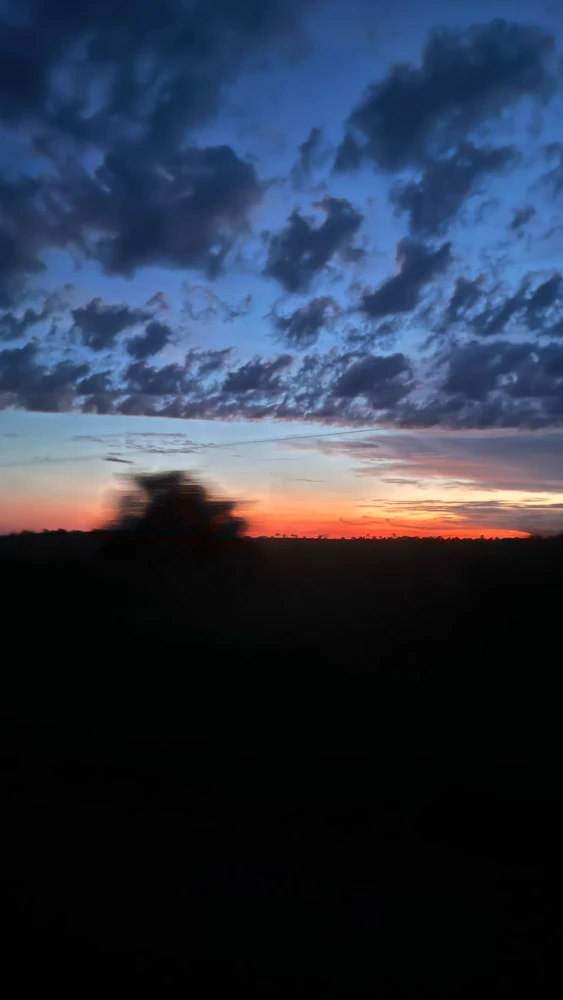 Pôr-do-sol na estrada