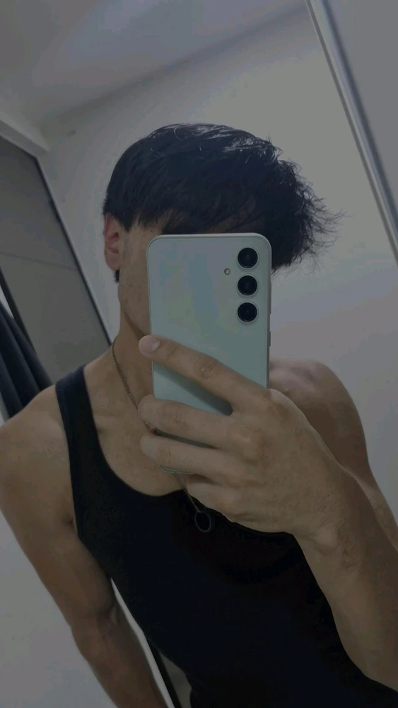 GIF uploaded by Leo