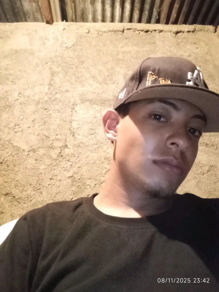 GIF na in-upload ni Jeremy