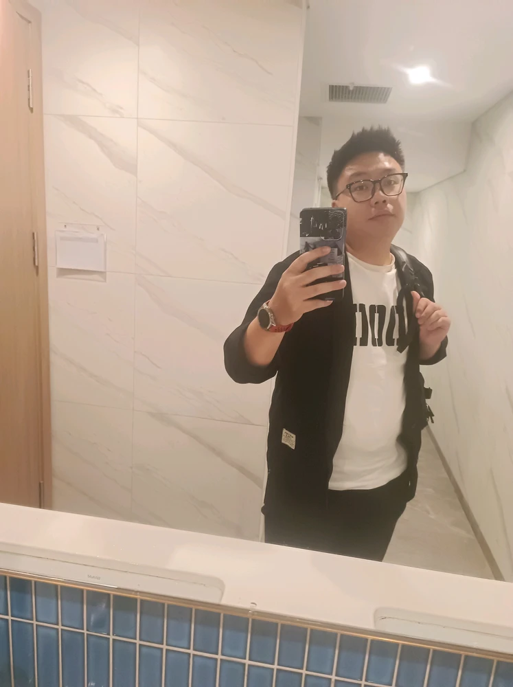 GIF được Huy tải lên