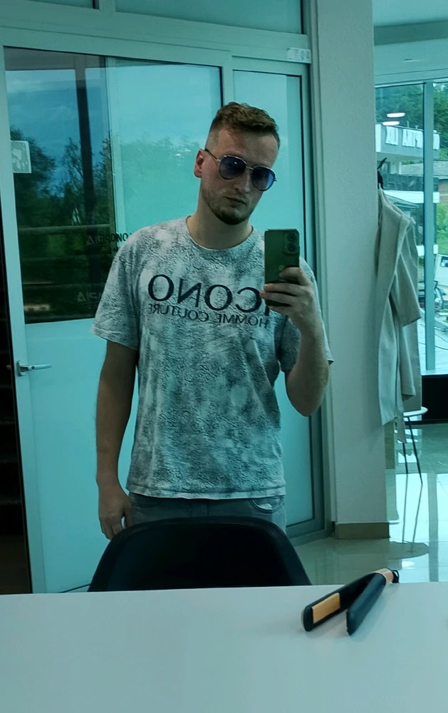 GIF hochgeladen von Nino