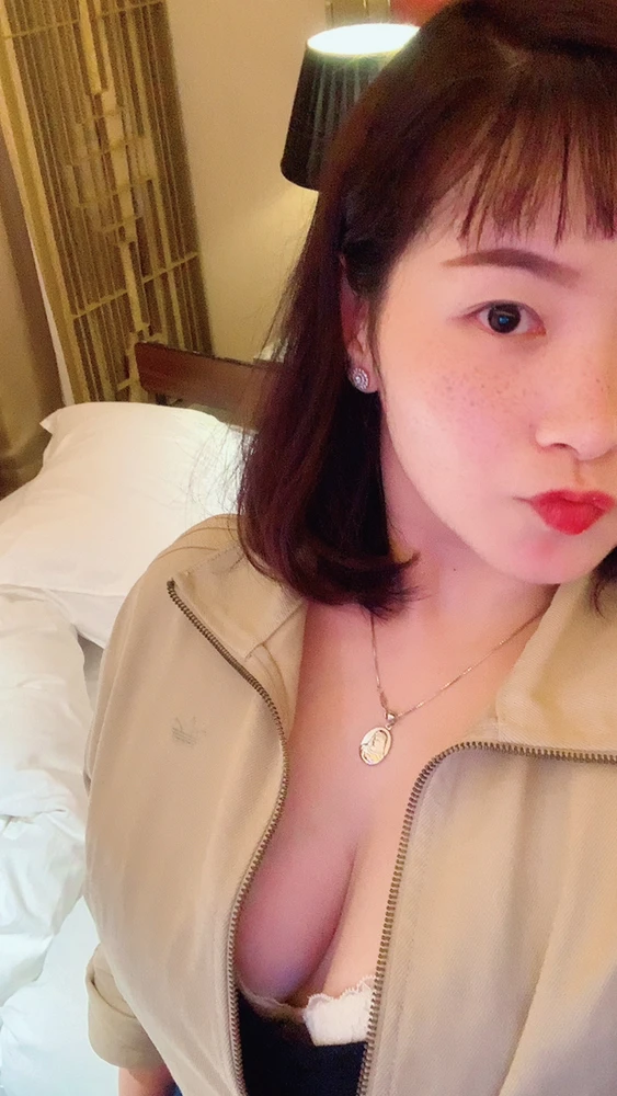 GIF uploaded by Naomi