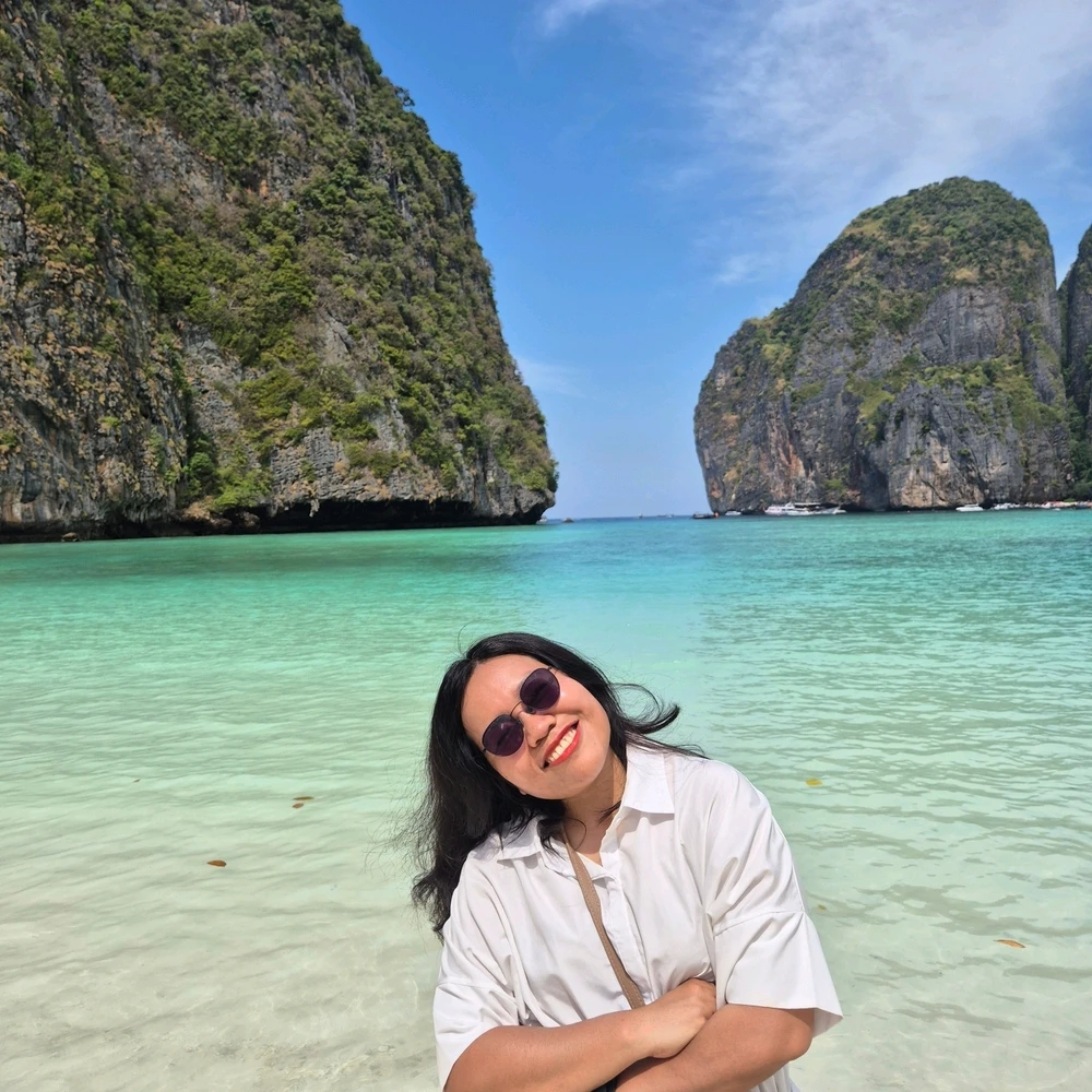 GIF uploaded by Rina