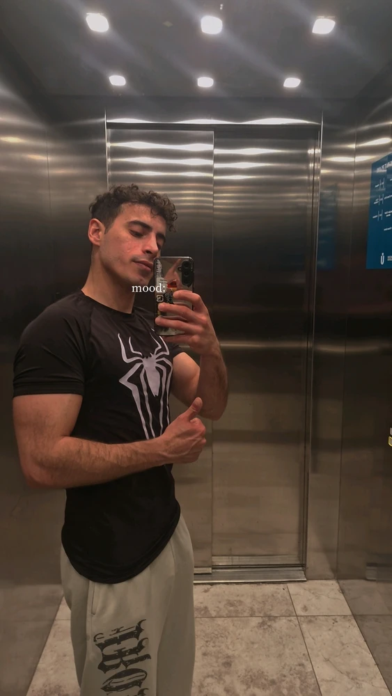 GIF gi-upload ni Burak