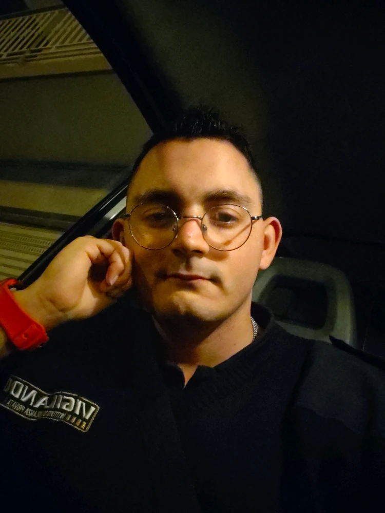 GIF uploaded by Carlo