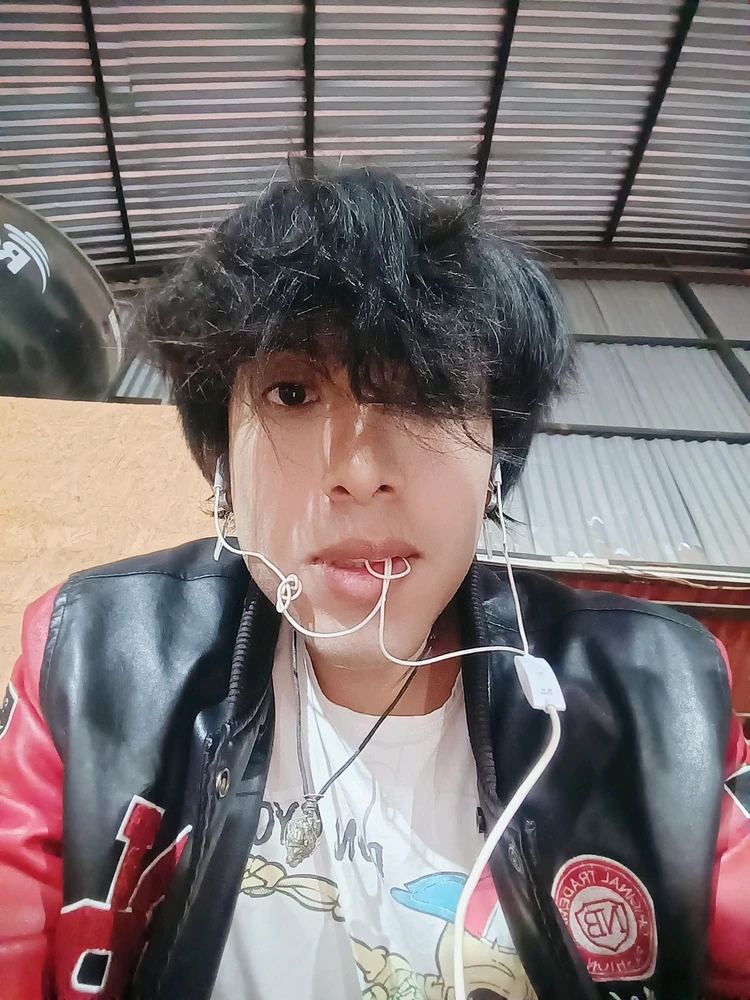 GIF uploaded by Elliot