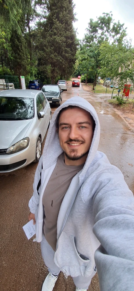 GIF uploaded by Ivan Domagoj Jurcevic