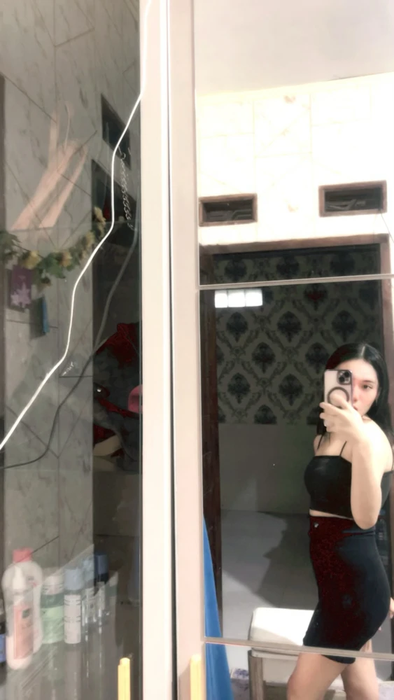 GIF uploaded by Sel