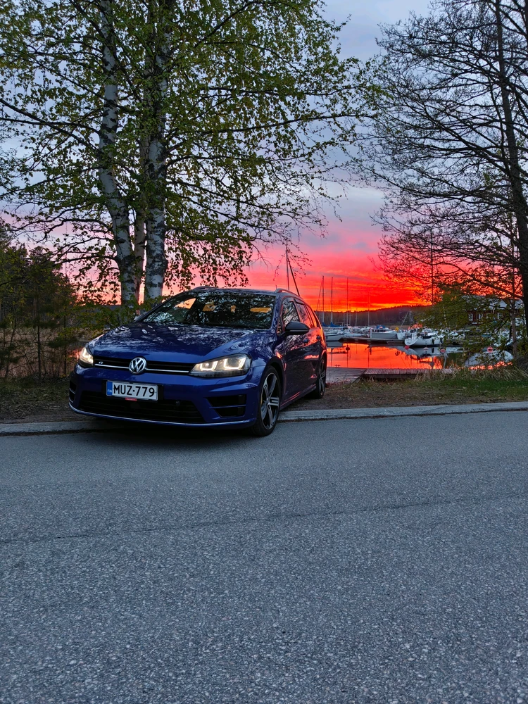 GIF-tiedoston lisäsi Nico