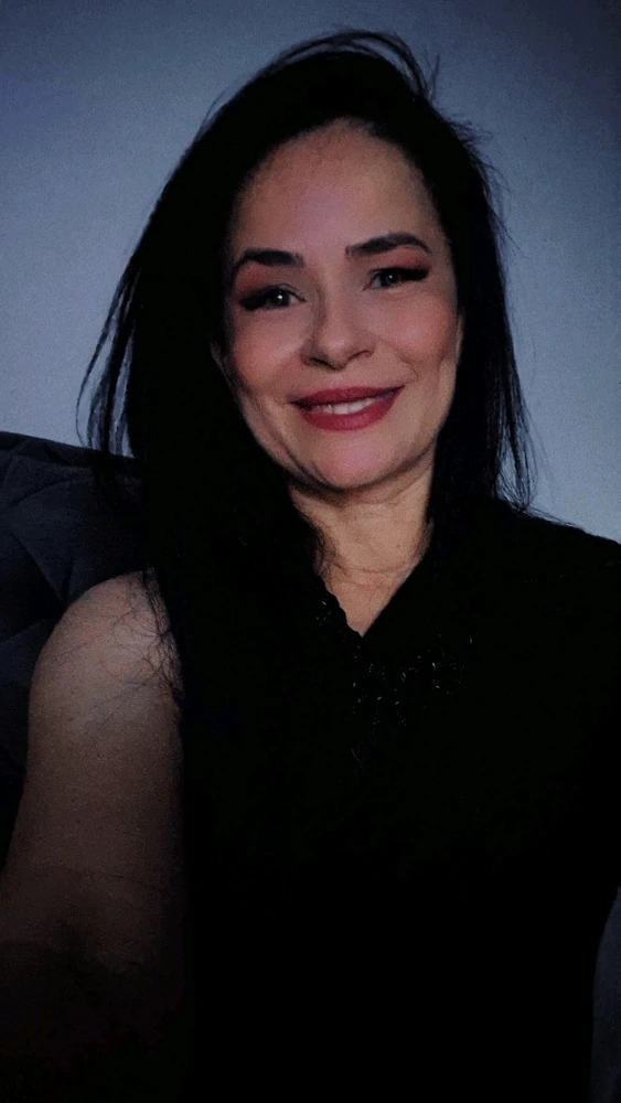 GIF uploaded by Cris