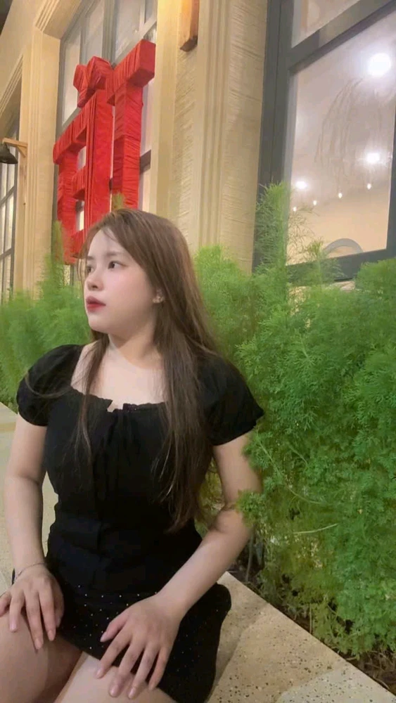 GIF uploaded by Hy