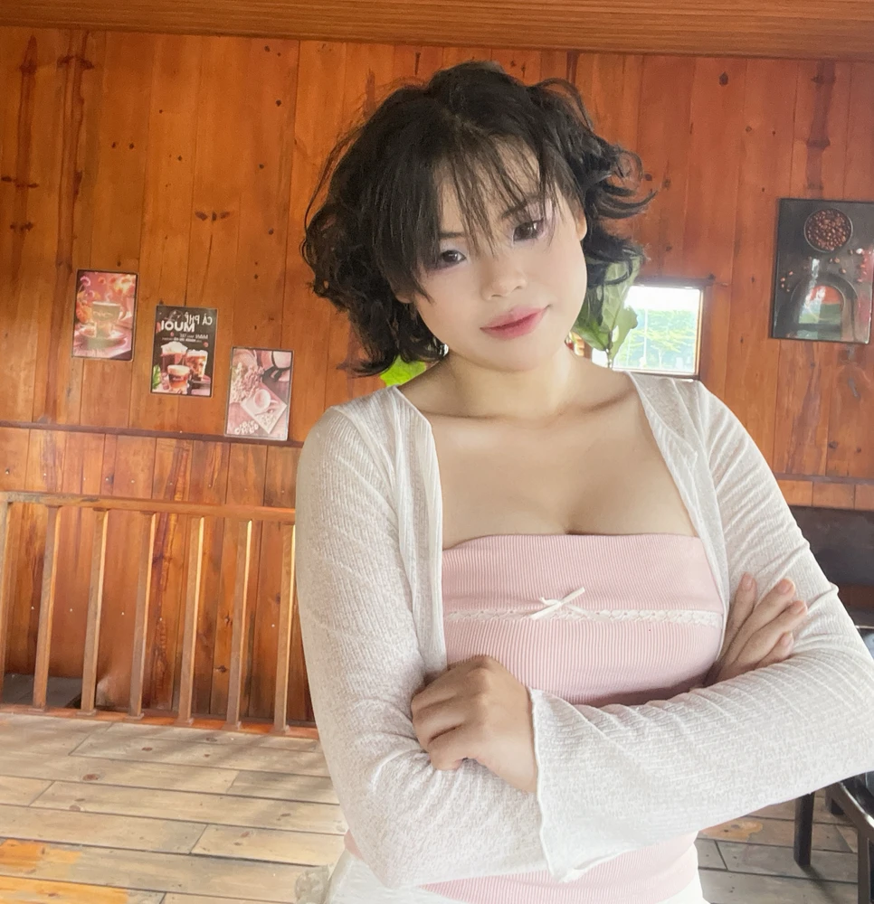 GIF uploaded by Thảo