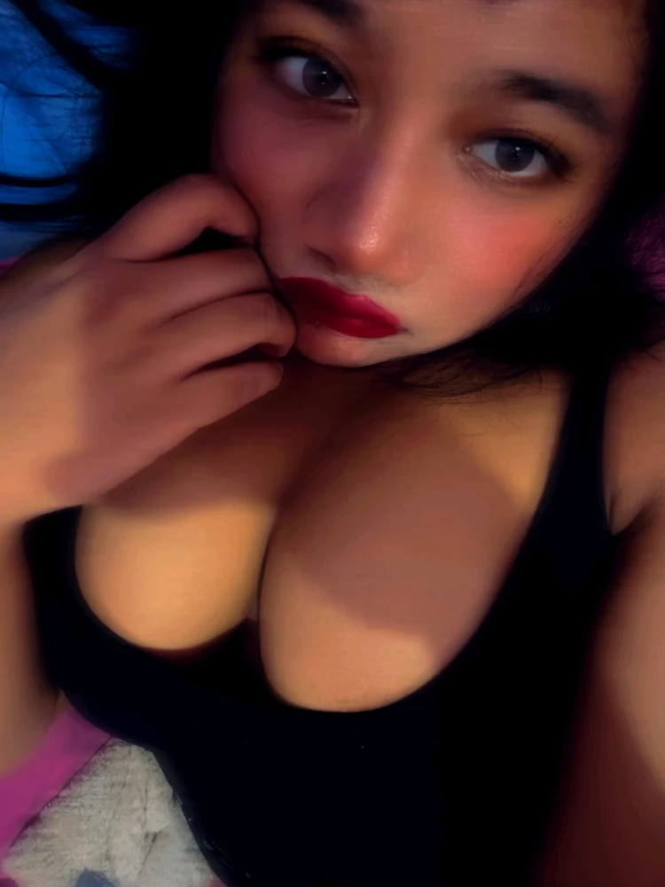 GIF uploaded by Bella