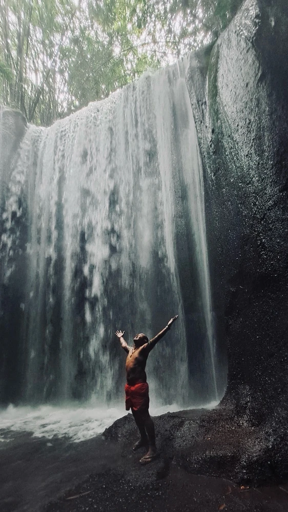 GIF uploaded by Regi