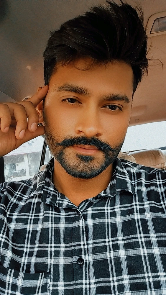 GIF na in-upload ni Rohan