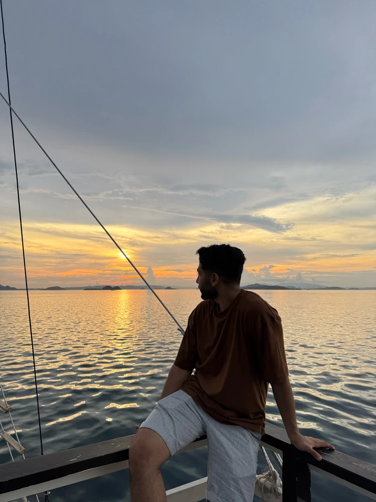 GIF uploaded by Nabil